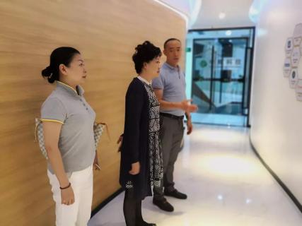 赣江南昌经开区领导受邀访问百事3娱乐加速器，为优质项目落地南昌创造新机遇